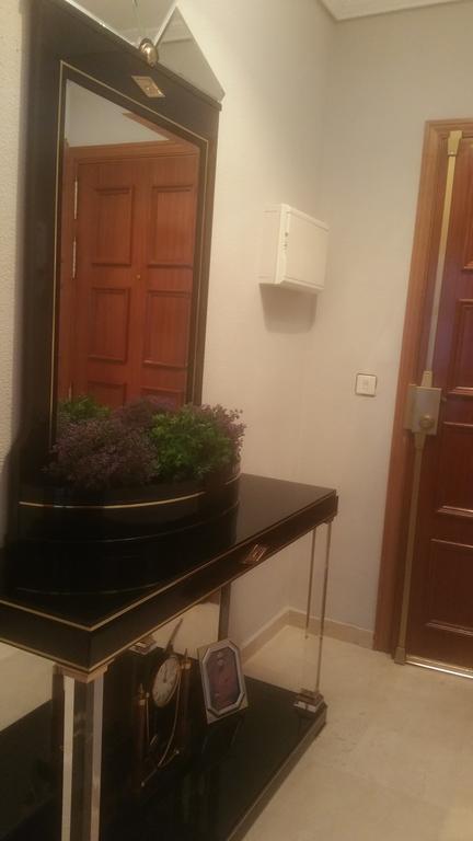 Apartamento Eduardo Dato Севілья Екстер'єр фото